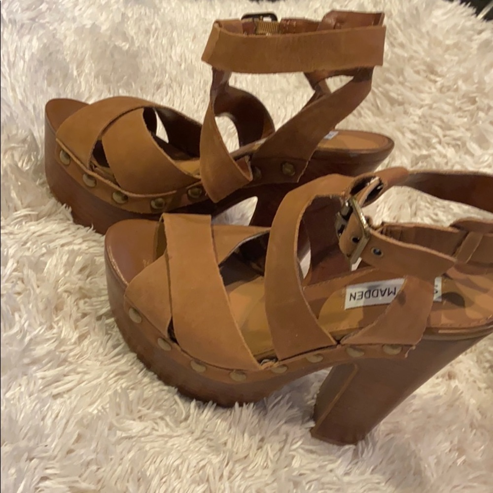 Brown chunky heels! - Picture 2 of 4